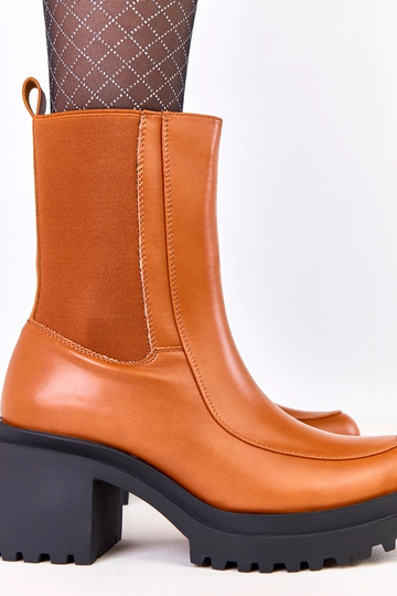 Pruunid kontsa saapad...