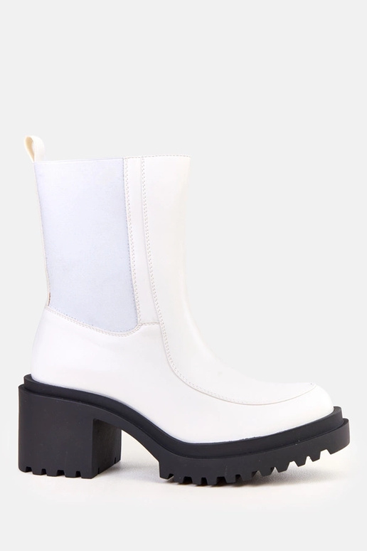 Valged kontsa saapad elastse...