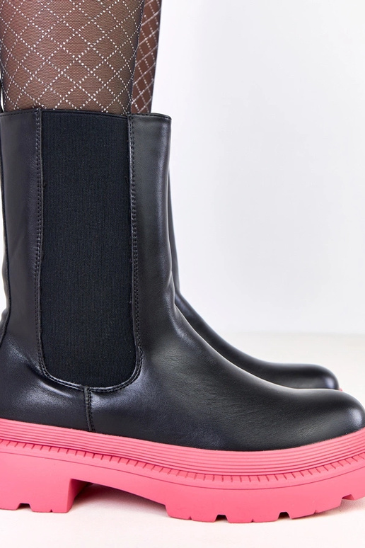 Mustad saapad roosa tallaga Fortley