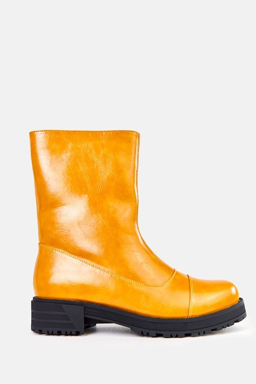 Oranžid naiste saapad tasase tallaga...