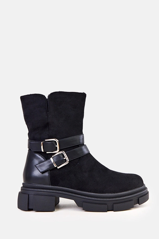 Mustad soojad saapad kinnituste ja...