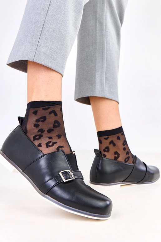 Mustad naiste poolsaapad nahast...