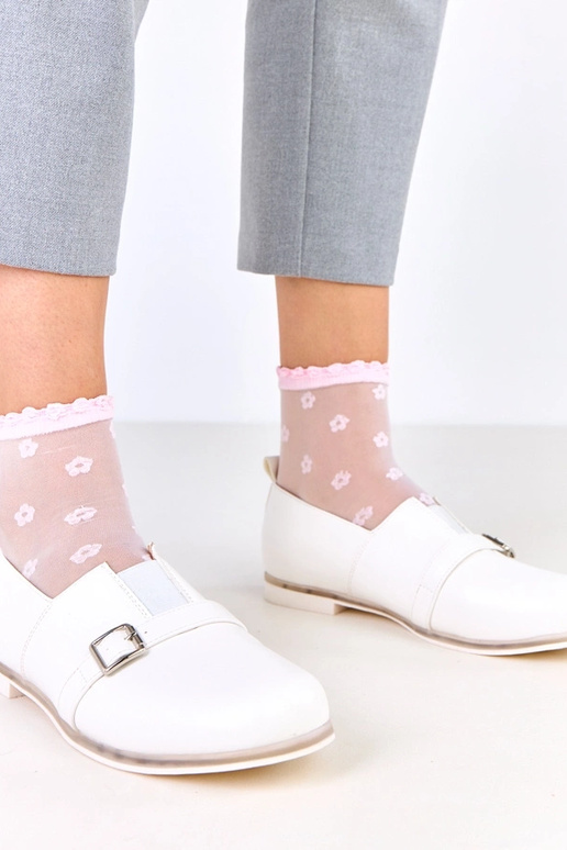 Valged naiste poolsaapad nahast...