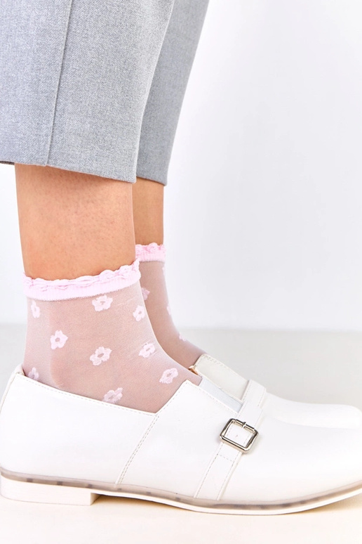 Valged naiste poolsaapad nahast...