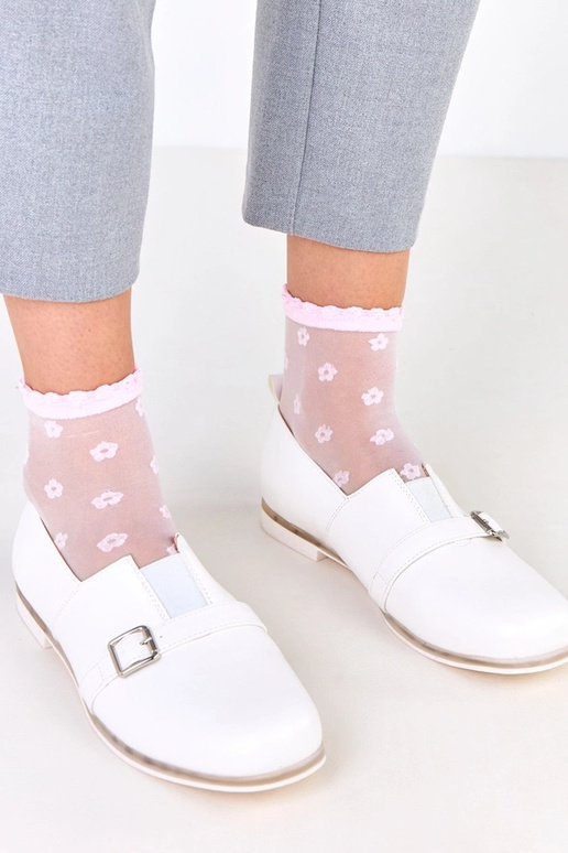 Valged naiste poolsaapad nahast...