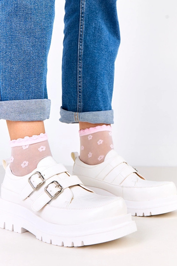 Valged poolsaapad massiivse...