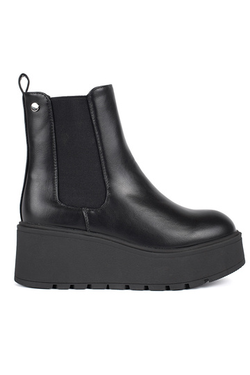 msuud Pealiste saapad kiilu peal