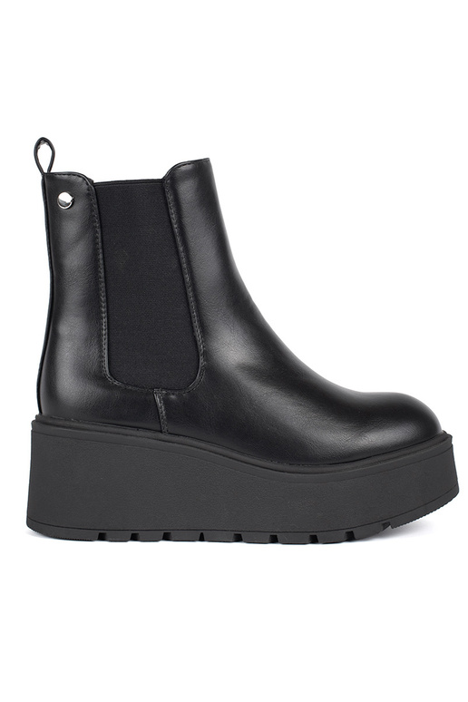 msuud Pealiste saapad kiilu peal