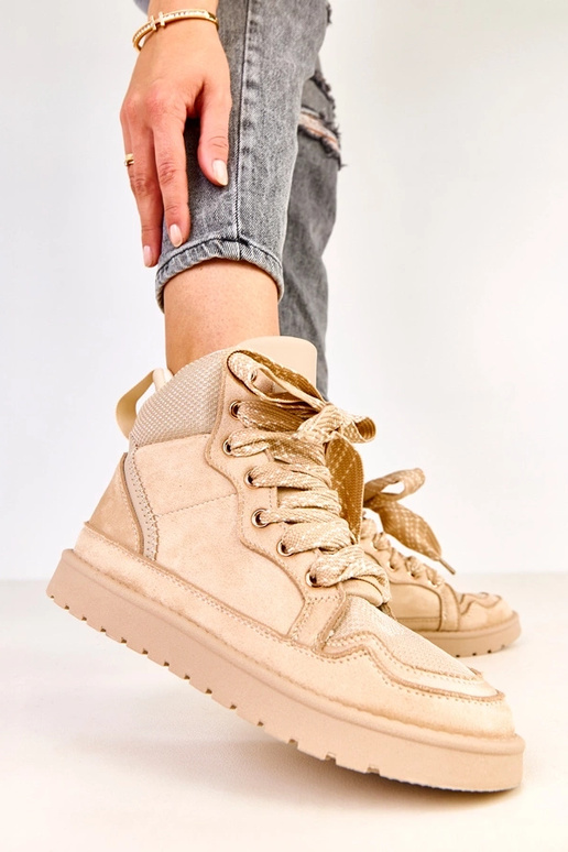 Kliivise beezid spordijalatsid...