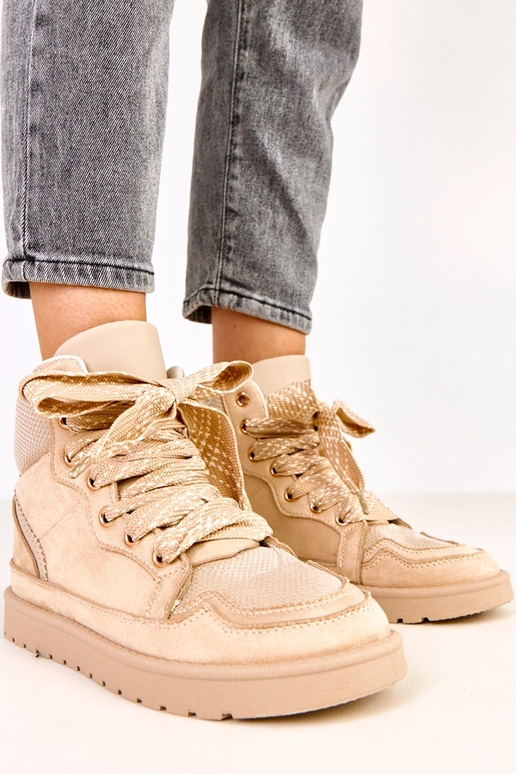 Kliivise beezid spordijalatsid...