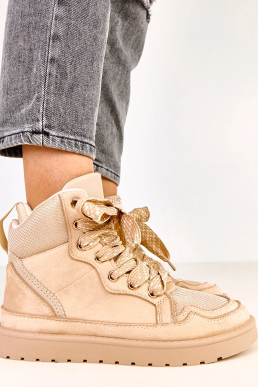 Kliivise beezid spordijalatsid...