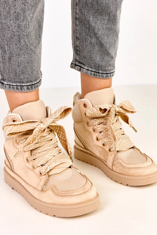 Kliivise beezid spordijalatsid...