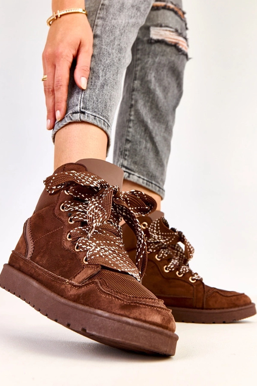 Kliivise pruunid spordijalatsid...