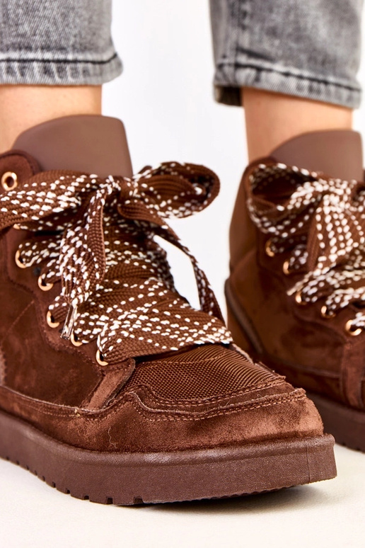 Kliivise pruunid spordijalatsid...