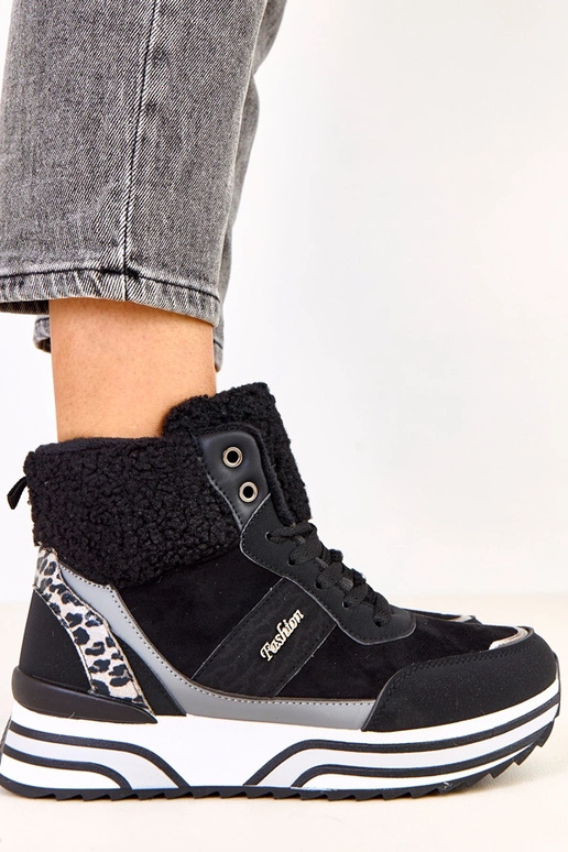 Mirasen mustad soojad spordijalatsid...