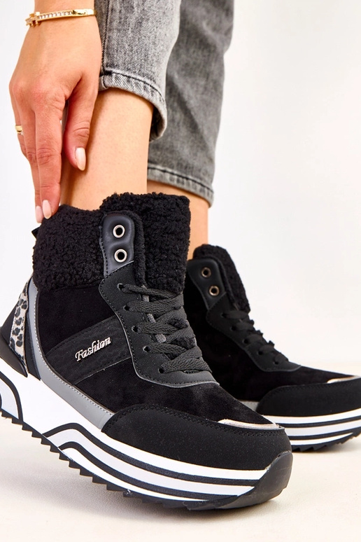 Mirasen mustad soojad spordijalatsid...