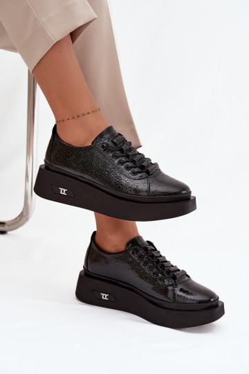 Läikivad naturaalnahast naiste poolsaapad platvormiga Artiker 57C2041, must