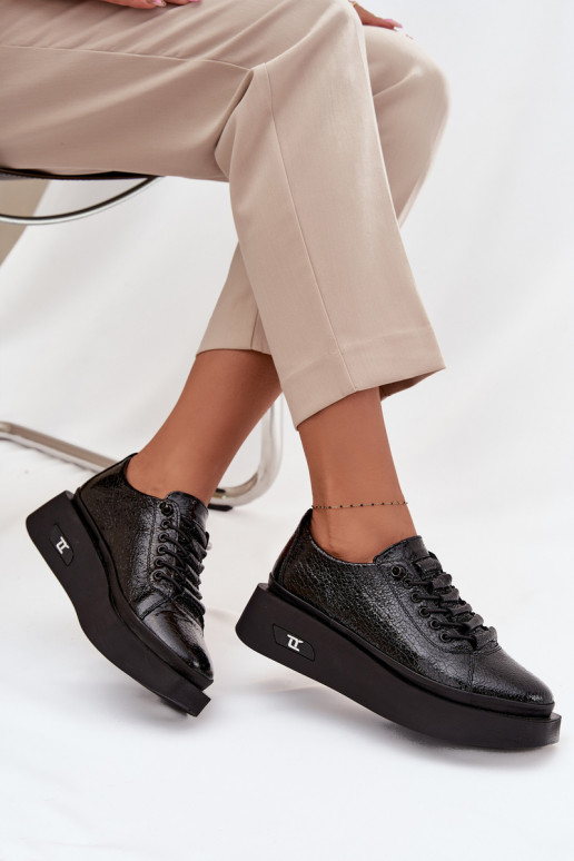 Läikivad naturaalnahast naiste poolsaapad platvormiga Artiker 57C2041, must