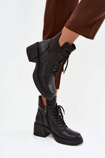 Naiste naturaalsest nahast saapad klotsikestega, soojustatud, Vinceza 39950 musta värvi