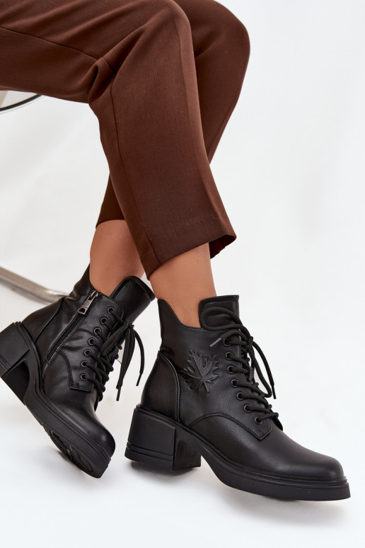 Naiste naturaalsest nahast saapad klotsikestega, soojustatud, Vinceza 39950 musta värvi