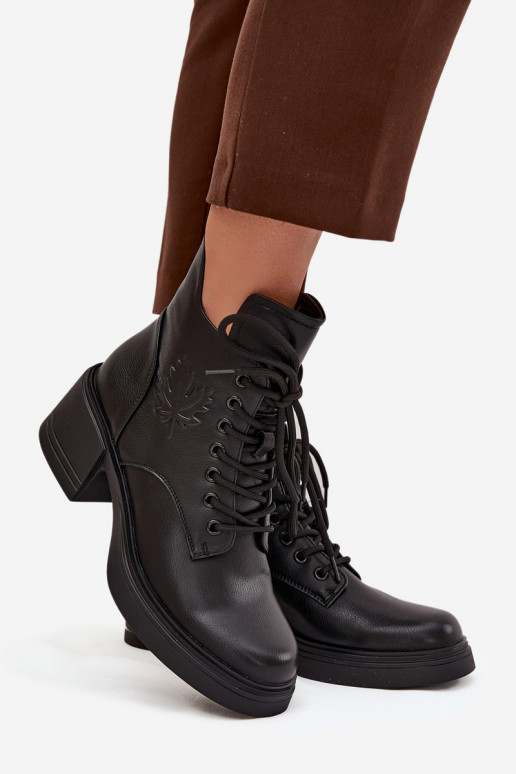 Naiste naturaalsest nahast saapad klotsikestega, soojustatud, Vinceza 39950 musta värvi