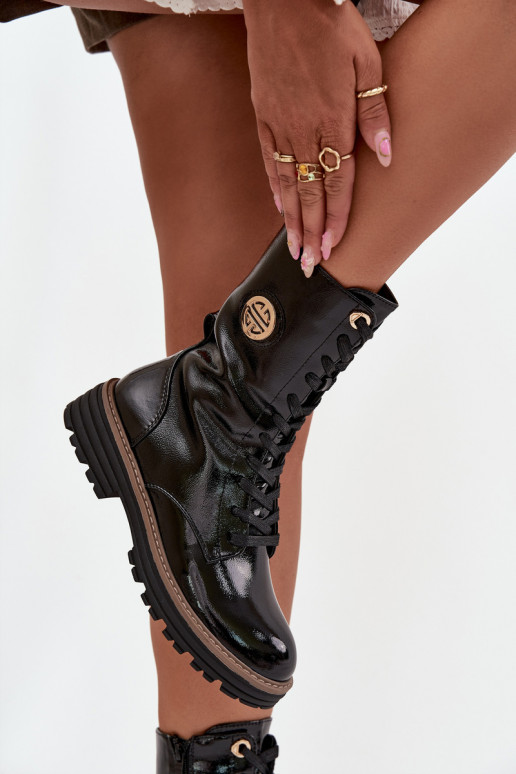 lakkpinnaga tööjalatsid naistele pahkluu saapad kuldsete detailidega musta värvi Dorialine