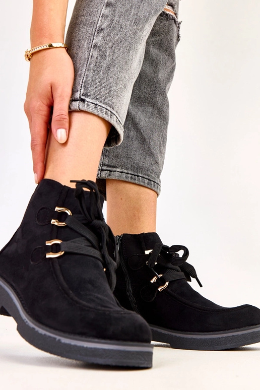 Mustad soojad saapad dekoratiivsete...