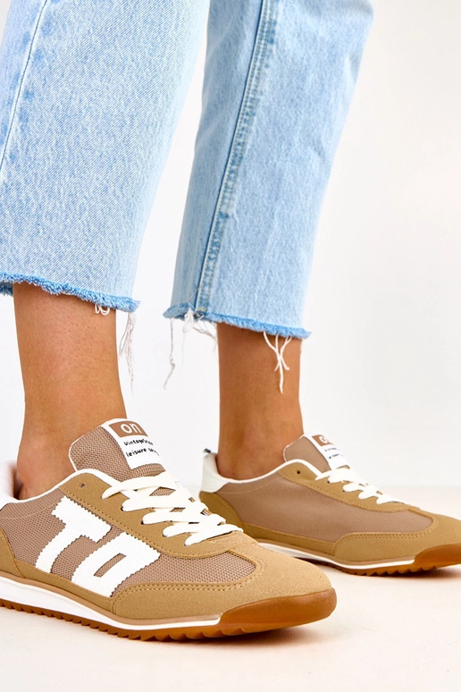 Rohelised spordikingad valgete...