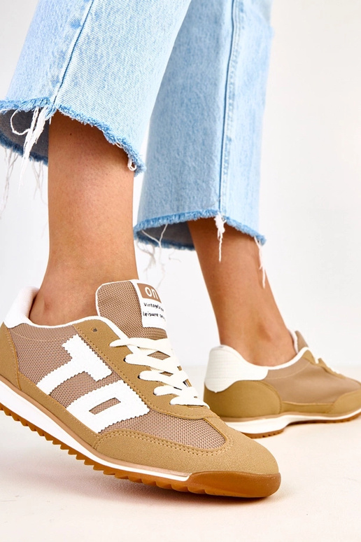 Rohelised spordikingad valgete...