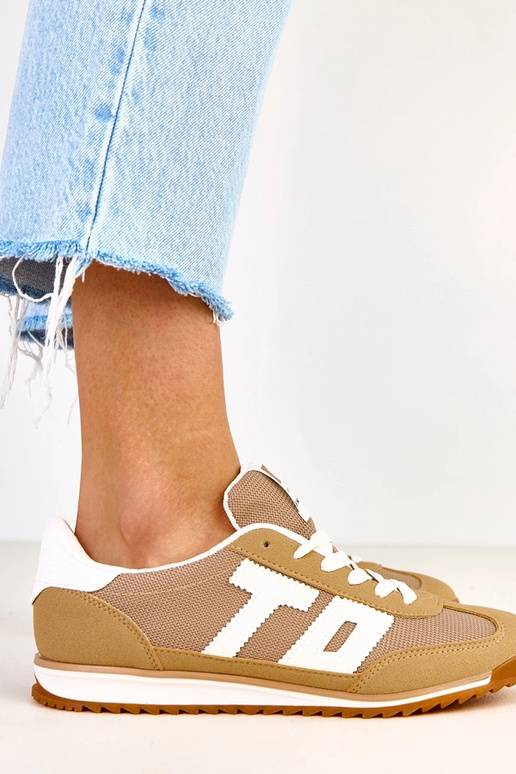 Rohelised spordikingad valgete...