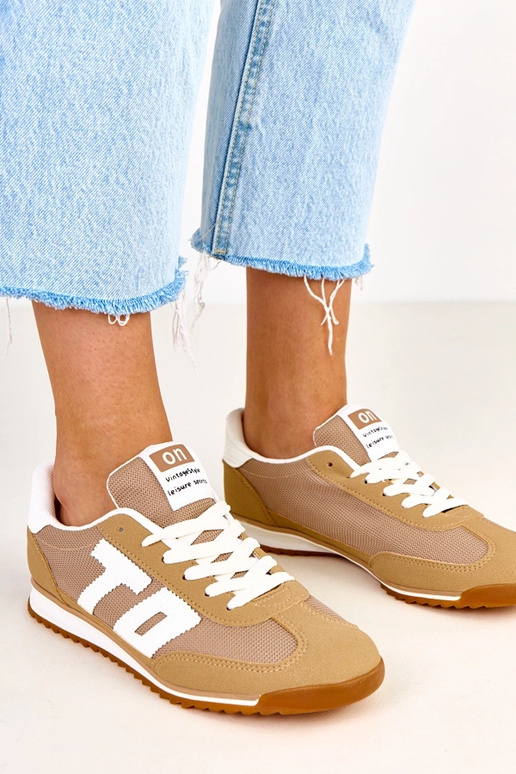 Rohelised spordikingad valgete...