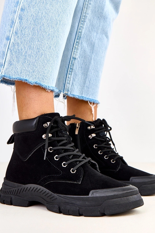 Mustad naiste kunstnahast saapad Eliada