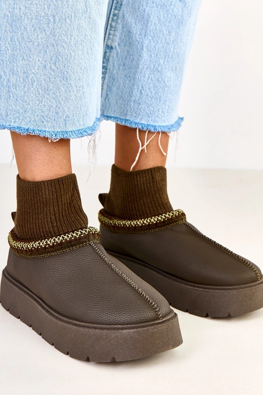 Rohelised lume saapad sokki kujulise...