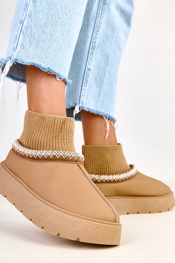 Pruunid lume saapad sokki... 2