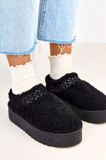 Mustad madalad lume saapad... 2