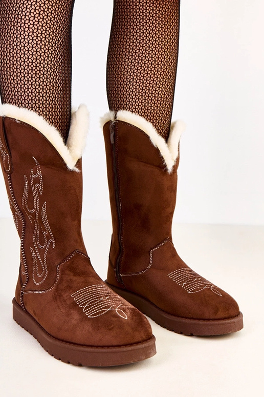 Pruunid lume saapad tikandiga...