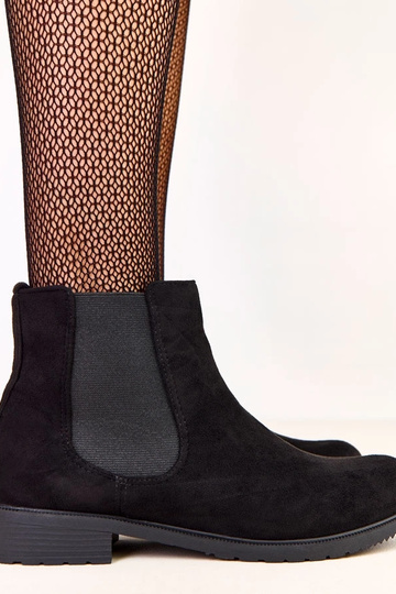 Mustad madalapoolsed saapad...