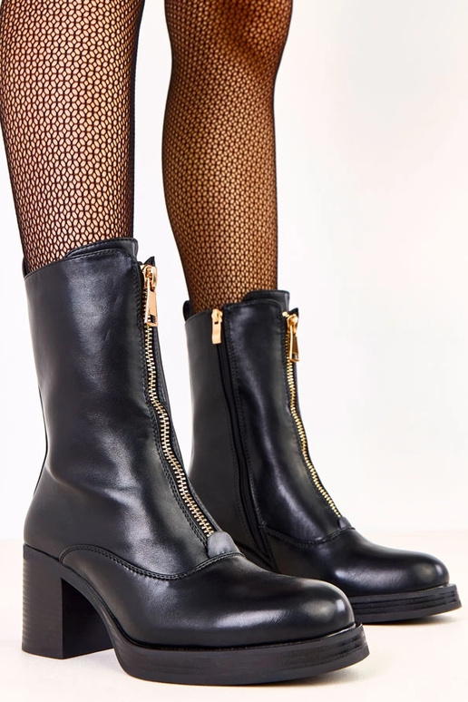 Mustad kontsasaapad dekoratiivse...