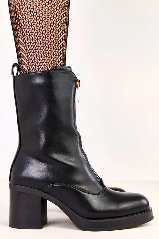 Mustad kontsasaapad dekoratiivse...