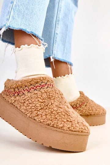 Tumedat liivakarva madalad...