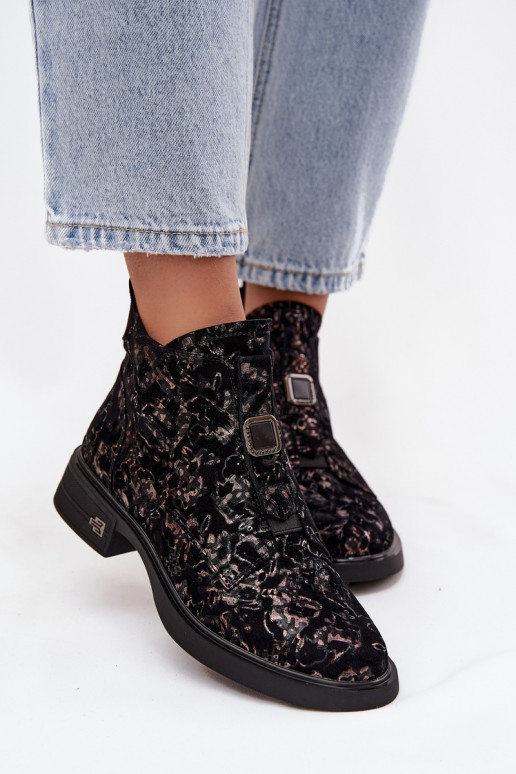 Pealiste poolsaapadPealturalnego seemisnakhsedu Sellel ondala kontsaga D&A CR52-713 must ja pruun