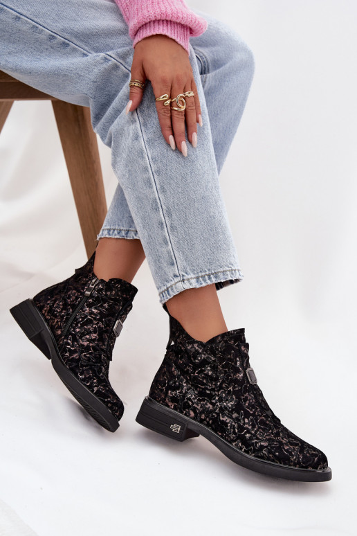 Pealiste poolsaapadPealturalnego seemisnakhsedu Sellel ondala kontsaga D&A CR52-713 must ja pruun