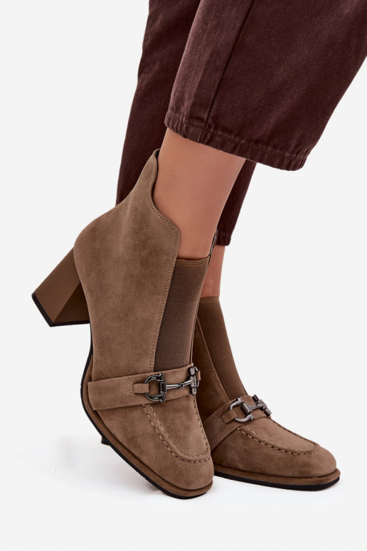 Pealiste poolsaapadPealturalnego seemisnakhsedu kõrge jämeda kontsaga Artiker 57C0222 beeži värvi