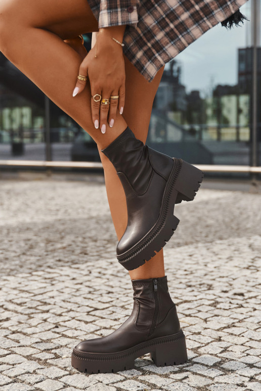 Naiste poolsaapad massiivsete kontsade ja platvormiga pruuni värvi eko nahast Elvianne Naiste poolsaapad massiivsete kontsade ja platvormiga pruuni värvi eko nahast Elvianne