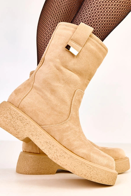 Liivakarva kunstnahast saapad kuldse...