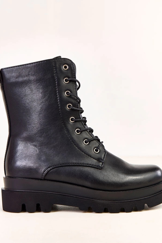 Mustad klassikalised naiste...