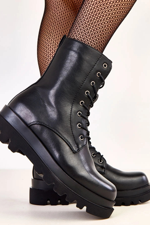 Mustad klassikalised naiste...