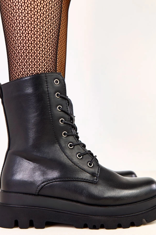 Mustad klassikalised naiste...