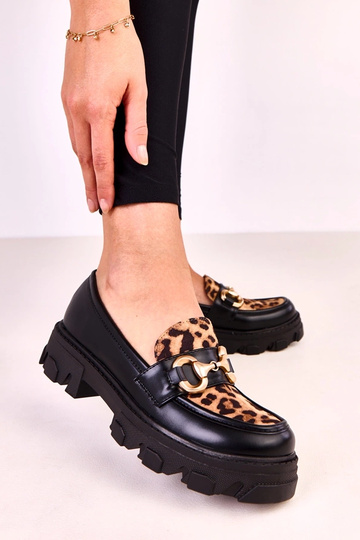 Mustad mokasiinid...