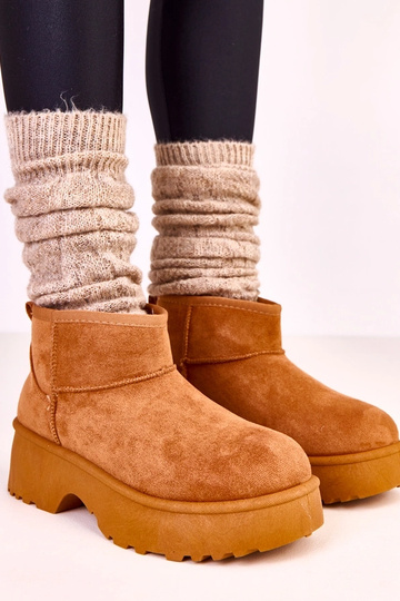 Pruunid madalad lumesaapad...